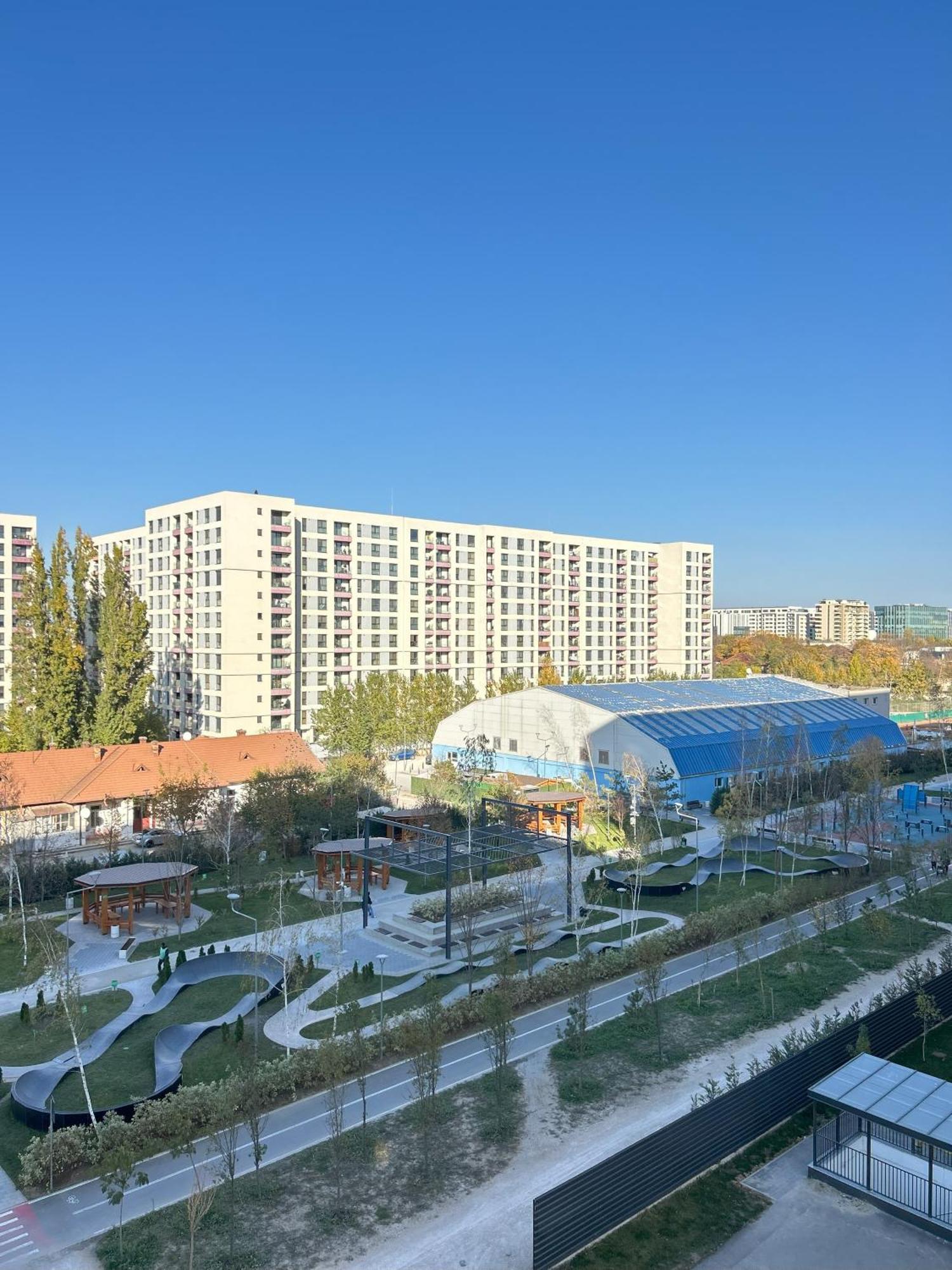 Urban Retreat With Balcony At Exigent Plaza - 06 Apartment Bukares Bagian luar foto