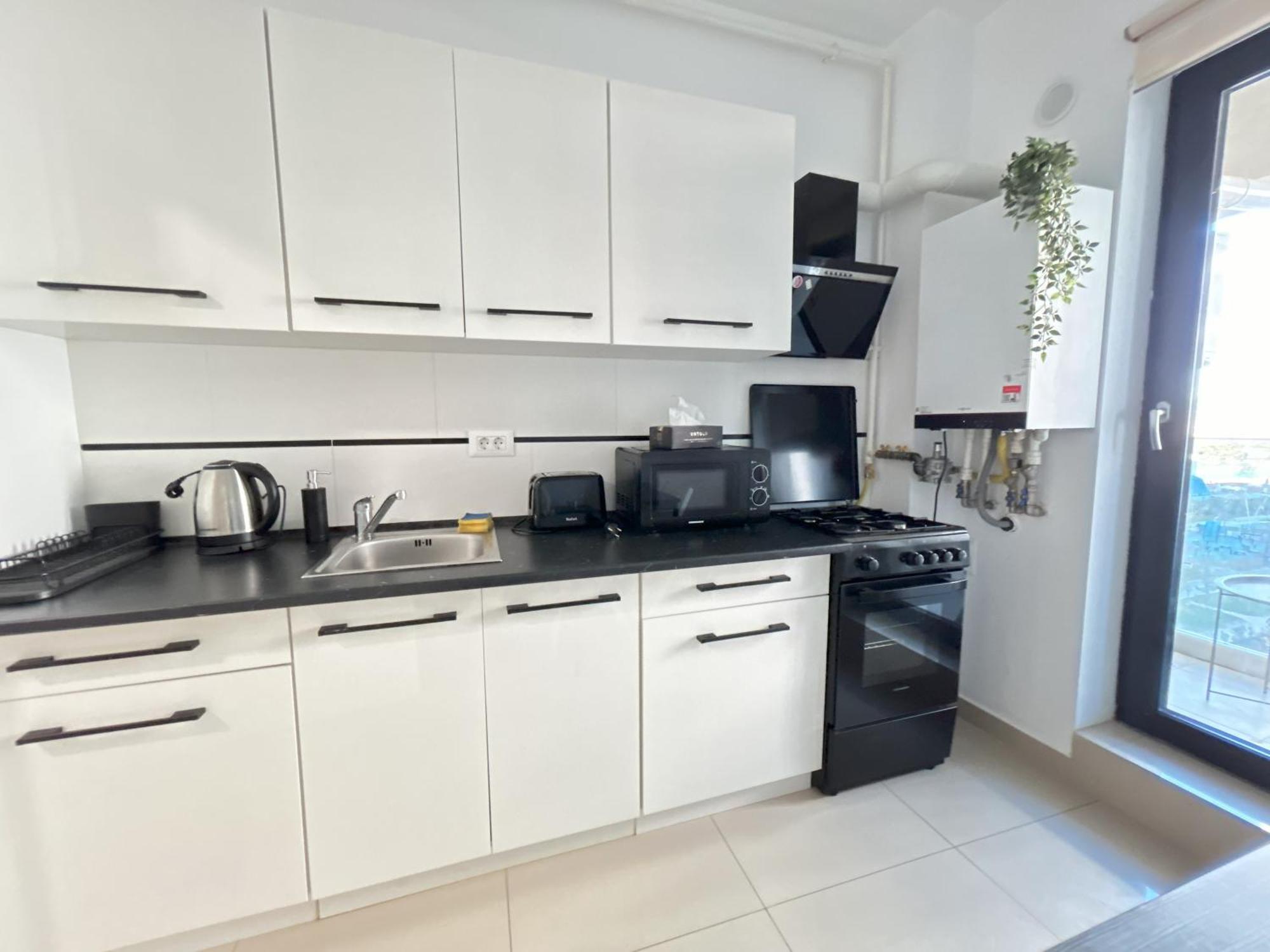 Urban Retreat With Balcony At Exigent Plaza - 06 Apartment Bukares Bagian luar foto